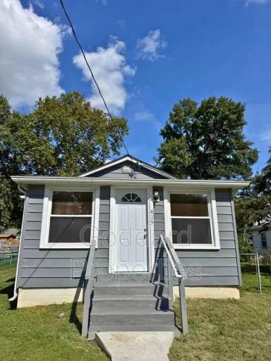 Main picture of 415 Lorraine St