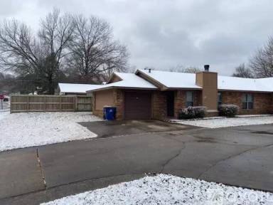 Main picture of 9420 Bryn Mawr Cir