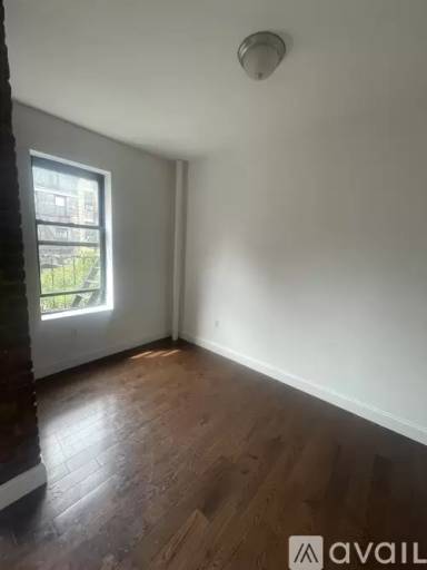 Main picture of 3134 Broadway