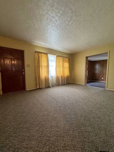 Main picture of 709 Luther Dr