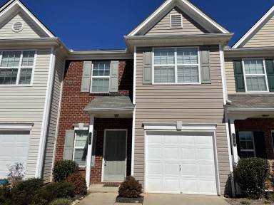 Main picture of 296 Azalea Cir