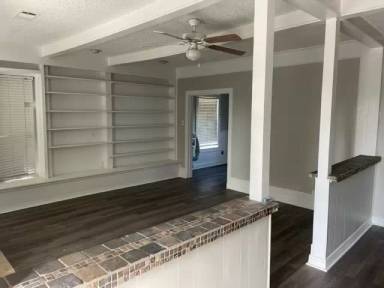 Main picture of 2409 Proctor Ave