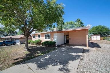 Main picture of 7 Robertson Rd