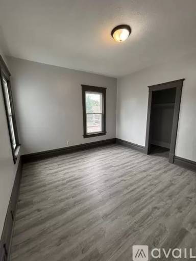 Main picture of 411 S 10th St
