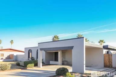 Main picture of 3040 E Dahlia Dr