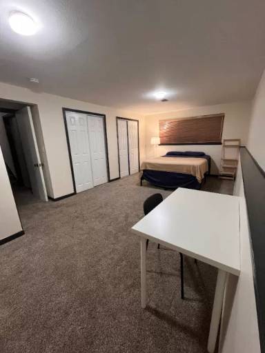 Main picture of 405 N Roosevelt Ave