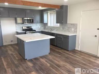 Main picture of 605 Illinois Ct