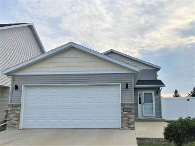 Main picture of 3183 6th St E