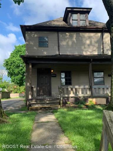 Main picture of 101 Whitethorne Ave