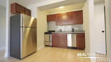 Main picture of Wellington Place Apartments