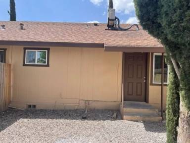 Main picture of 555 N Broadway