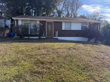 Main picture of 106 White Oak Dr