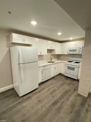 Main picture of 32 Hartwell St
