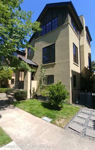 Main picture of 2795 Lord Byron Pl