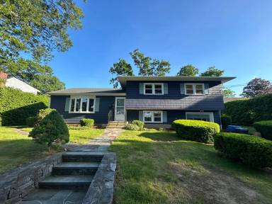 Main picture of 58 Versailles St