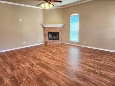 Main picture of 946 Dove Landing Ave