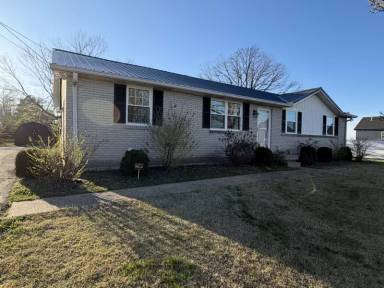 Main picture of 7115 Hall Ln