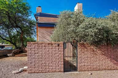 Main picture of 1604 E Blacklidge Dr