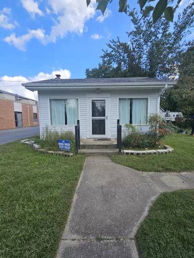 Main picture of 111 S 2nd St