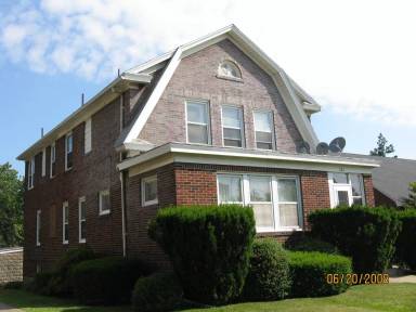 Main picture of 126 E 38th St