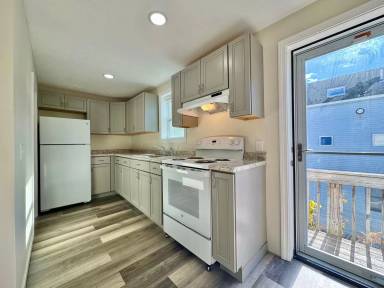 Main picture of 160 Washington Ave