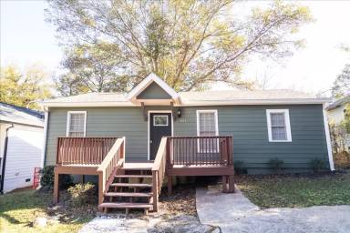 Main picture of 841 N Grand Ave NW