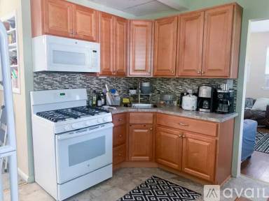 Main picture of 23 W Chestnut Ave