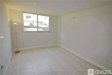 Main picture of Harbour Pointe of Miami Condo