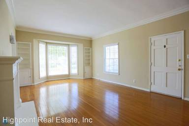Main picture of 128 N Flores St