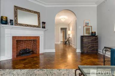 Main picture of 73 E Elm St