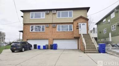 Main picture of 2 Sterling Pl