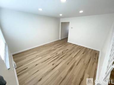 Main picture of 215 Kenridge Rd