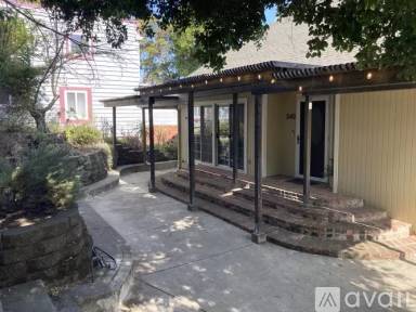 Main picture of 540 Alhambra St