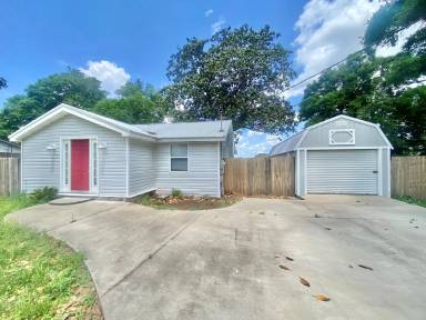 Main picture of 2307 Lewis St