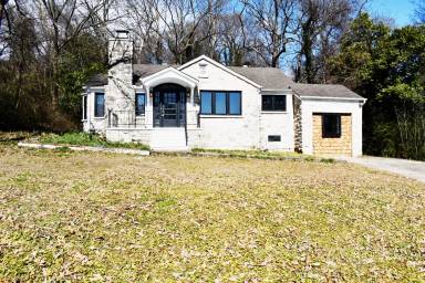 Main picture of 601 Crest St