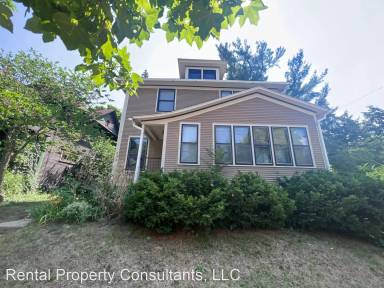 Main picture of 252 Warren Ave SE