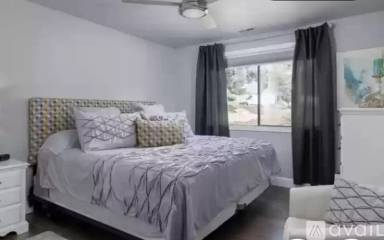 Main picture of 715 NE Jeffries Pl