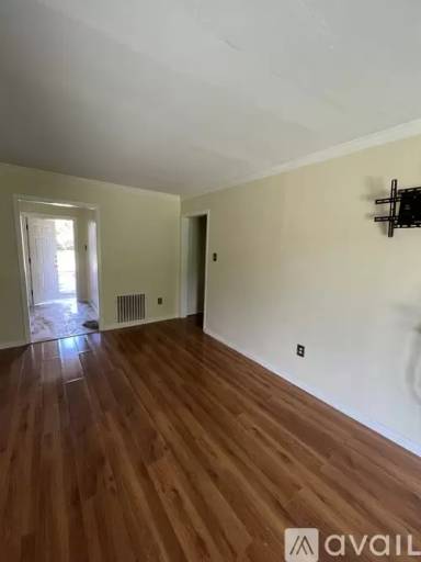 Main picture of 719 Harold Ln