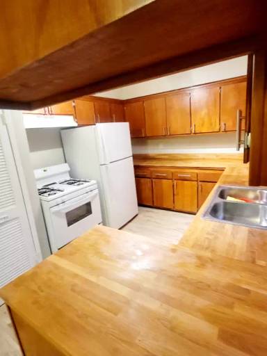 Main picture of 1626 W 104th St