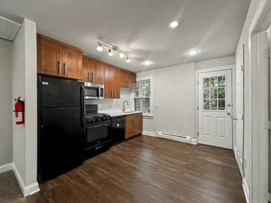 Main picture of 201 N Aberdeen Ave