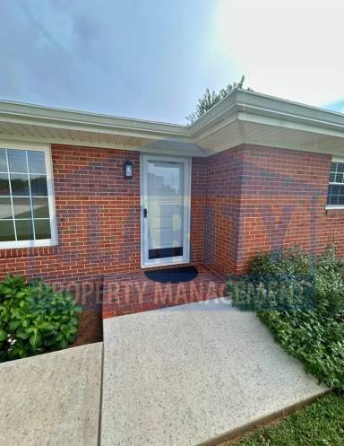 Main picture of 505 24th St NW