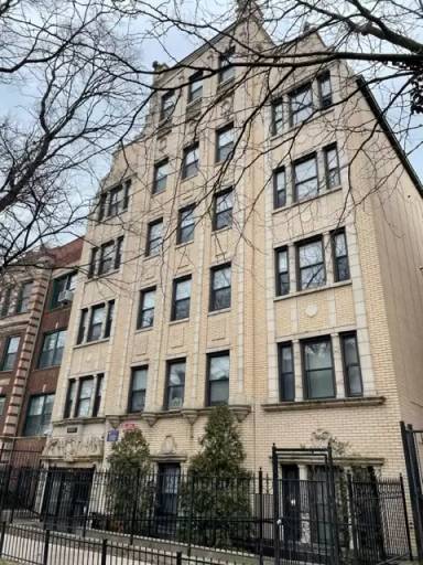 Main picture of 6811 S Paxton Ave