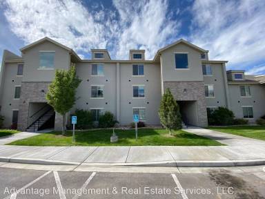 Main picture of 1906 N Geneva Rd