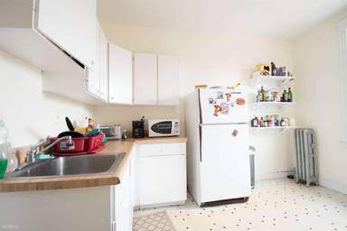 Main picture of 75 Linden St