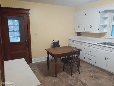 Main picture of 703 N 4th St