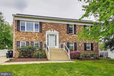 Main picture of 8118 Comet Dr