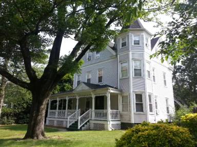 Main picture of 221 Anderson St