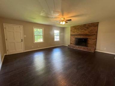 Main picture of 710 Westland Farm Rd