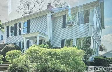 Main picture of 120 Bleeker St