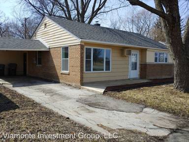 Main picture of 211 Sauk Trl